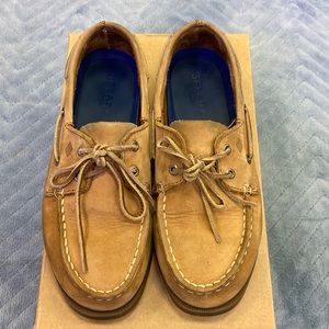 Previously loved sperry boat 🛥 shoes for boys
